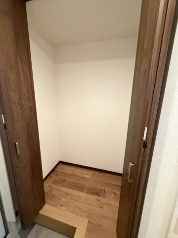 神戸市東灘区岡本２丁目の賃貸マンションの収納