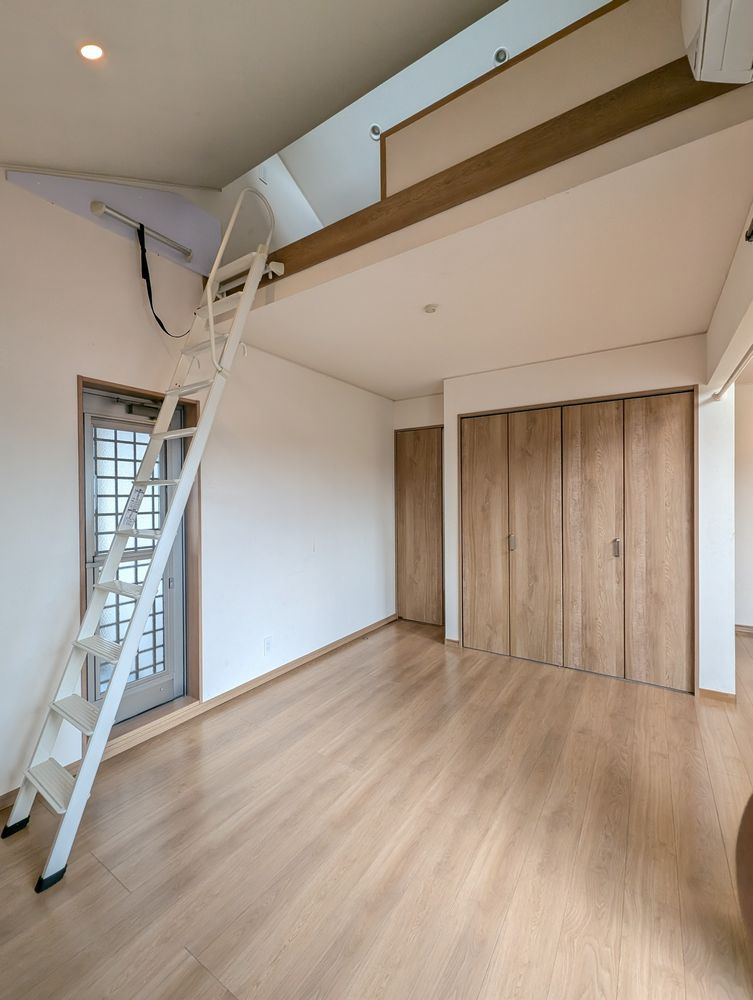 緑区八つ松２丁目戸建の洋室|２階：洋室②