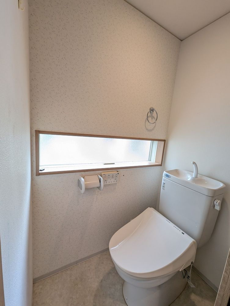緑区八つ松２丁目戸建のトイレ|２階：トイレ
