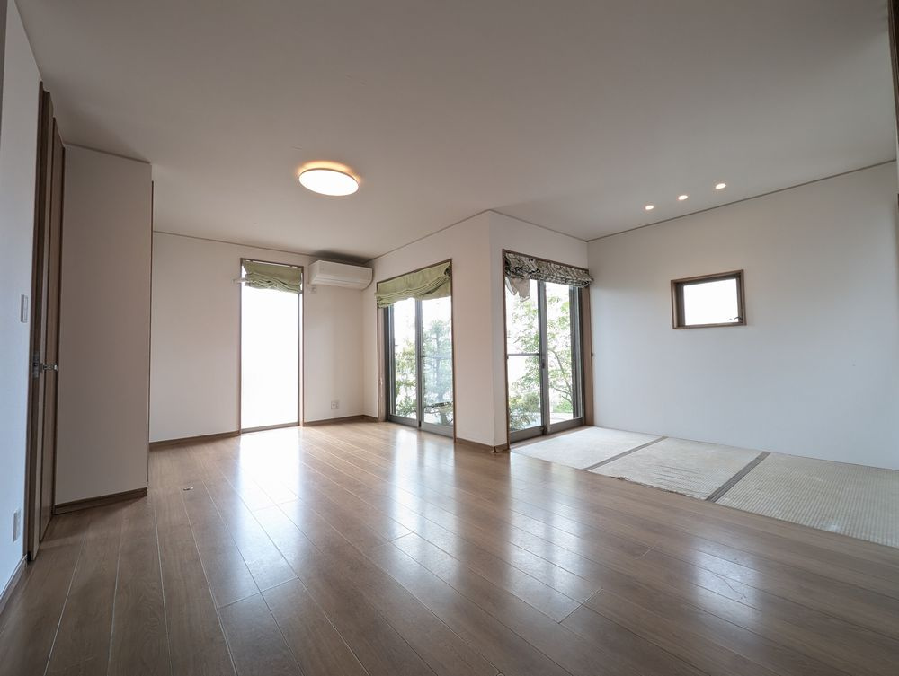 緑区八つ松２丁目戸建の居間・リビング|１階：リビング・ダイニング