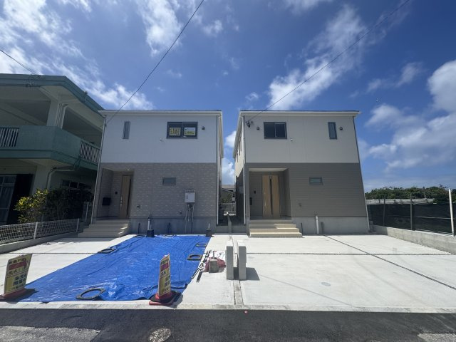 南城市知念安座真　第2（全2棟）ラスト1号棟の外観|1号棟　並列駐車3台完備♪EV車充電設備付き♪