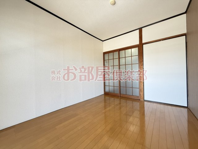 ヴィラ210の居間・リビング|ゆったりとした居間です
