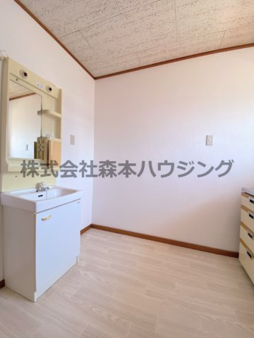 【居間・リビング】 | 　WESTヒルズ御堂 | きれいなキッチンスペースです
