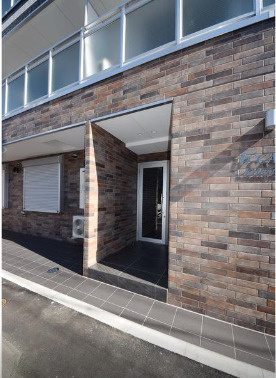 b'CASA Kitasunaのエントランス