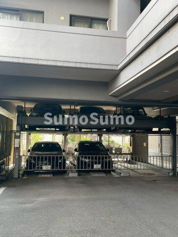アンピール六本松の駐車場