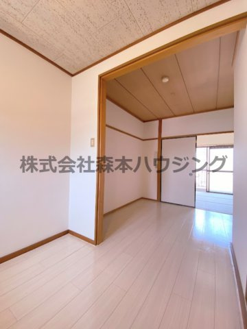 【居間・リビング】 | 　WESTヒルズ御堂 | ゆったりとしたリビングです