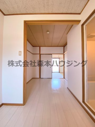 【居間・リビング】 | 　WESTヒルズ御堂 | ゆったり過ごせるリビングです