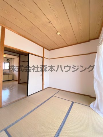 【和室】 | 　WESTヒルズ御堂 | 畳の上でゆっくりとくつろげる和室です