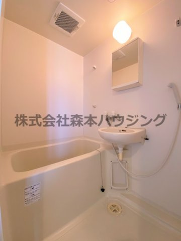 【浴室】 | 　WESTヒルズ御堂 | 落ち着いた空間のお風呂です