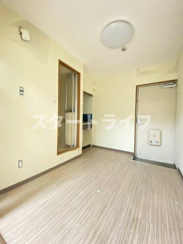 大阪市東淀川区淡路５丁目の賃貸マンションの居間・リビング