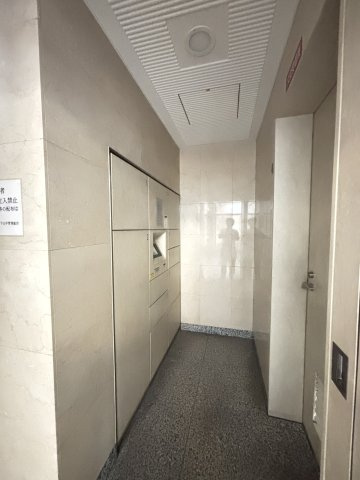 リーガル神戸下山手の設備|不在時でも安心して荷物を受け取れる、便利な宅配ロッカーを設置