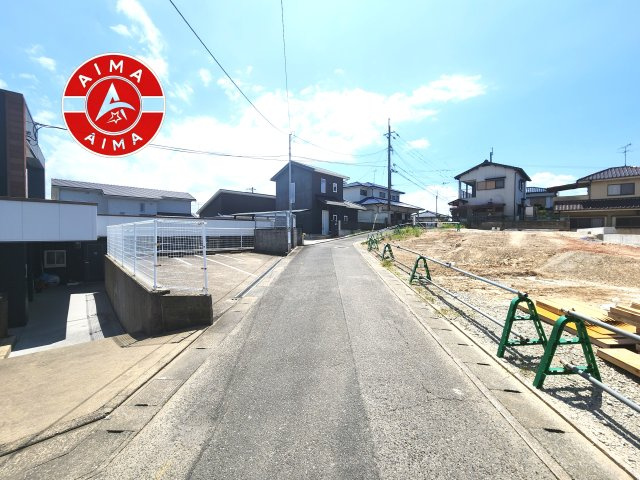 福岡市東区青葉6丁目第4-5棟（2号棟）の外観|前面道路含む現地の写真です。