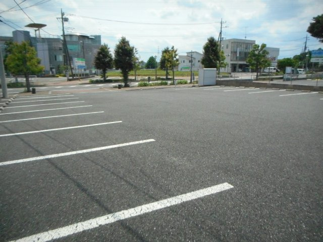 ジェミオスの駐車場