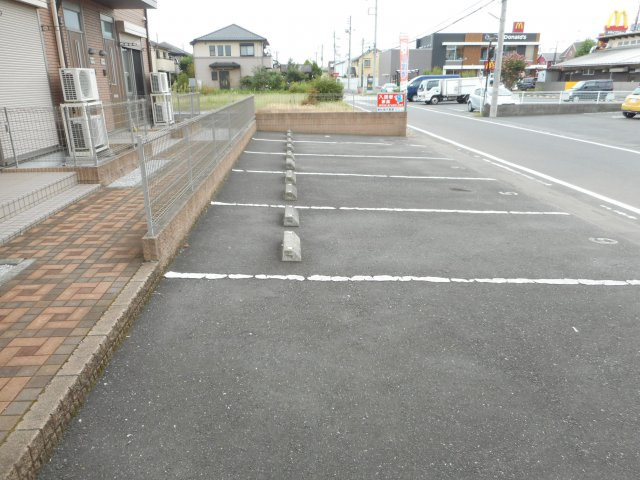 パナステージの駐車場