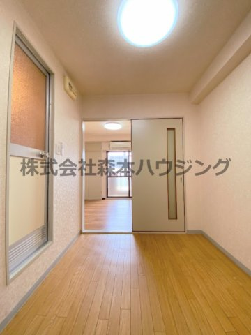 【居間・リビング】 | 　エステートTSUKUI | 明るい居間です