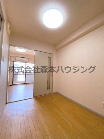 【居間・リビング】 | 　エステートTSUKUI | こちらの居間で趣味の時間をお楽しみください