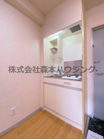 【キッチン】 | 　エステートTSUKUI | コンパクトなキッチンで掃除もラクラク