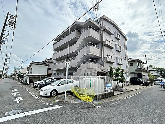 ヴイラージュ歌里の外観