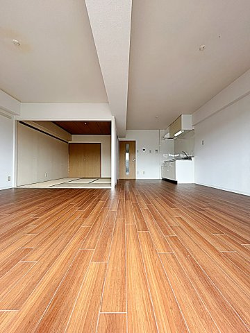 ヴイラージュ歌里の居間・リビング
