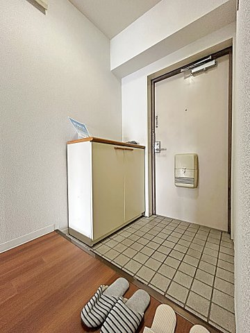 ヴイラージュ歌里の玄関