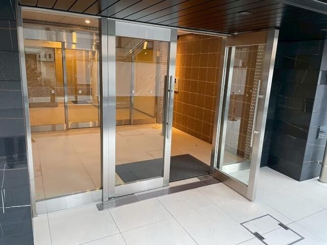 CREALpremier浅草のエントランス