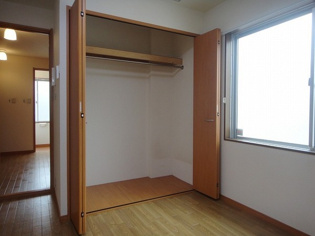 南本町　ビルの収納