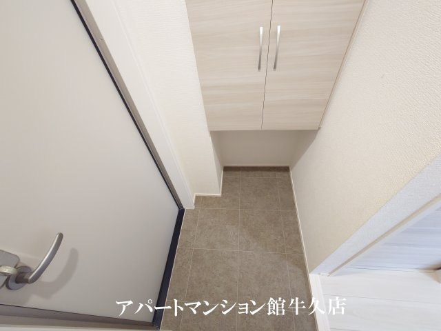 トリシア花水木 Yの玄関