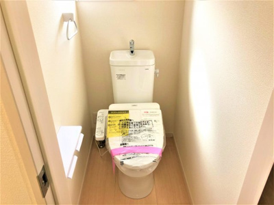 【トイレ】 | 【20万円ｷｬｯｼｭﾊﾞｯｸ対象物件】リーブルガーデン大和高田市根成柿4期 全1棟 1号棟 | 施工例写真