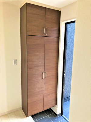 【玄関】 | 【20万円ｷｬｯｼｭﾊﾞｯｸ対象物件】リーブルガーデン大和高田市根成柿4期 全1棟 1号棟 | 施工例写真