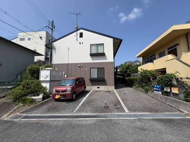 グランヴィア南が丘の駐車場