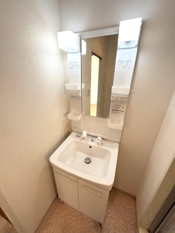 グランヴィア南が丘の洗面所|コンパクトで使いやすい洗面所