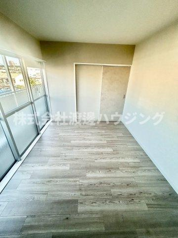 プログレッソ寝屋川の洋室