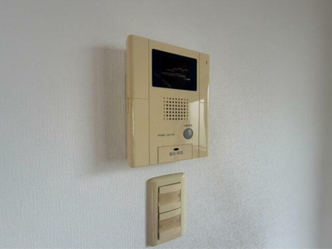 【セキュリティ】 | アーサクラスト海老澤 | モニター付きインターホンです