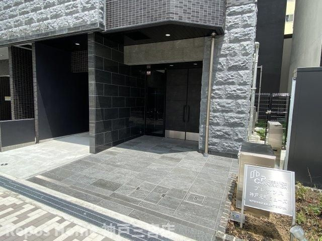 プレサンス神戸元町ミューズのエントランス