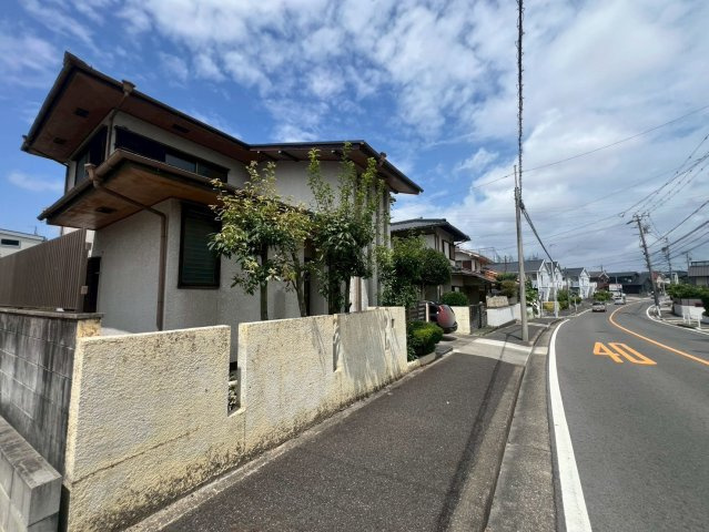 緑区神の倉四丁目戸建の前面道路含む現地写真|前面道路含む外観写真