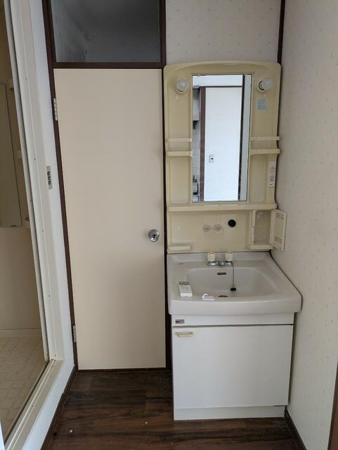 小金原第６コーポラスの独立洗面台