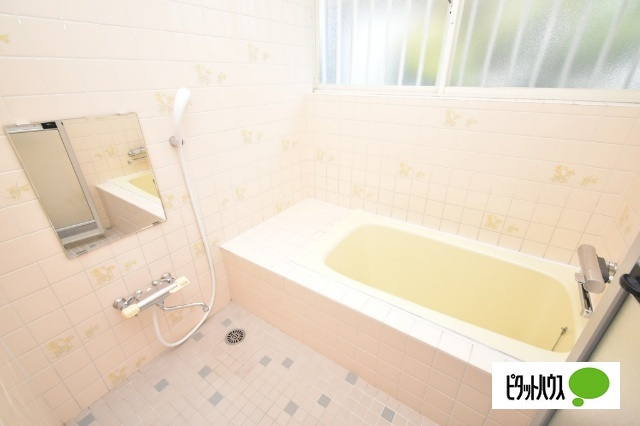 波志江町貸住宅の浴室