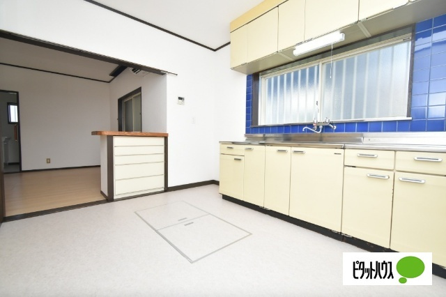 波志江町貸住宅のキッチン