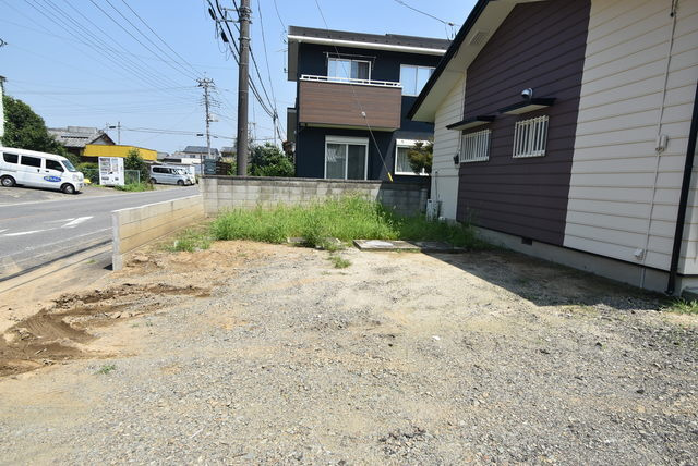 波志江町貸住宅の駐車場