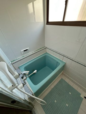 ペディコート姫路神子岡前１棟の前面道路含む現地写真