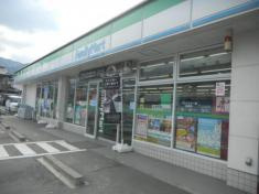 ウィステリア・Ｋの周辺|ファミリーマート中津川手賀野店まで1,561ｍ