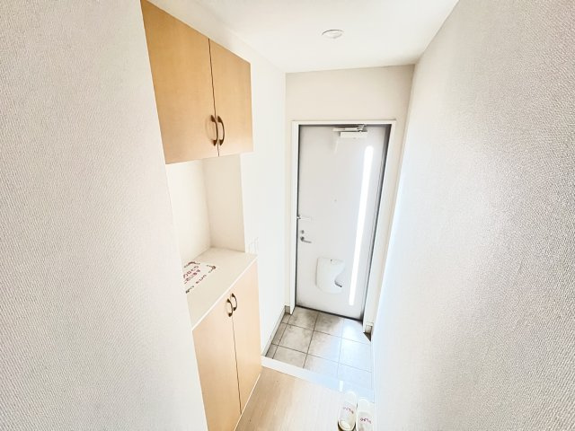 リバテンハイツの玄関|※別部屋参考写真