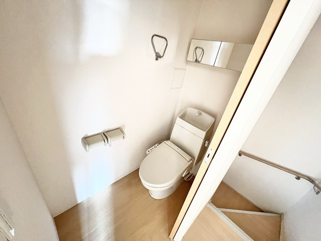 リバテンハイツのトイレ|※別部屋参考写真