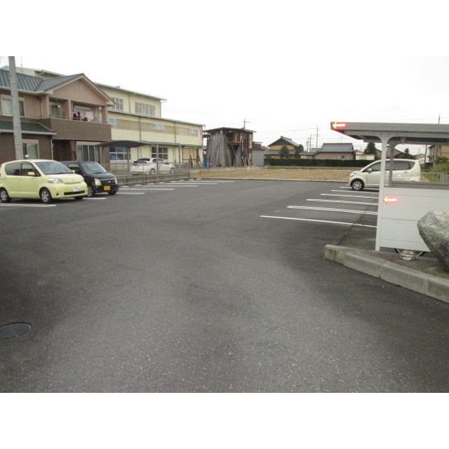 DEAR　COURTの駐車場