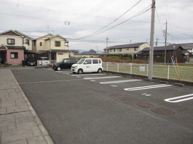 スタービレＡの駐車場