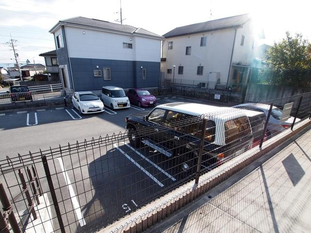 アルブル　ポルテの駐車場