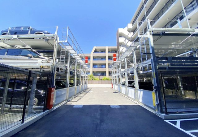 ブランズ中央林間の駐車場