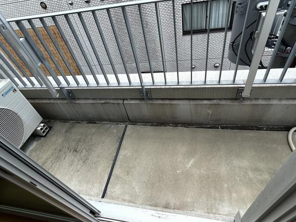 世田谷区玉川４丁目の賃貸マンションのバルコニー
