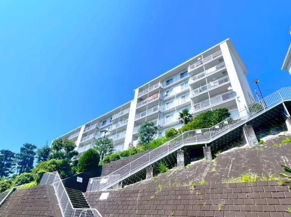 三ツ池ハイツD棟の外観