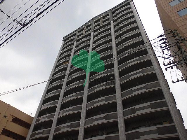 ロイヤル呉服の外観